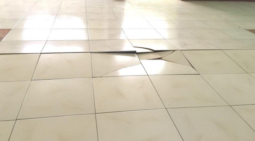 Gạch bong tróc – Green Stars là giải pháp khác phục.