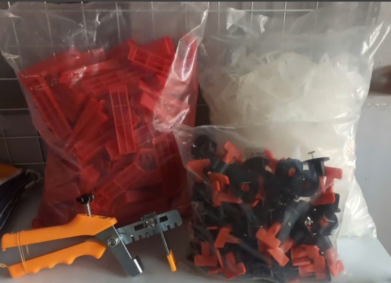 Ke nêm- Công cụ hỗ trợ đắc lực trong quá trình ốp lát gạch